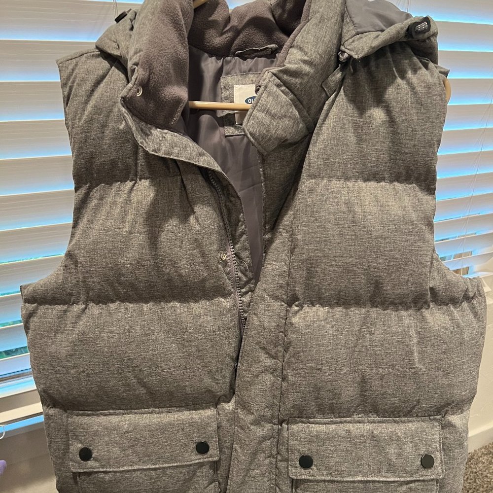 Old Navy Gray Puffer Vest - Large